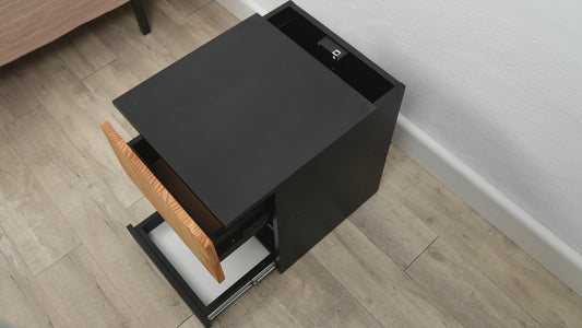 Installation et puce NFC d'un meuble à compartiment secret Beetle Wood