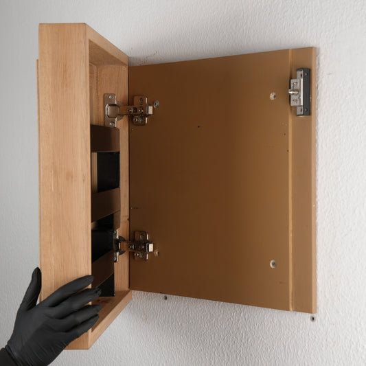 Mobile specchio con vano segreto integrato — Beetle Wood