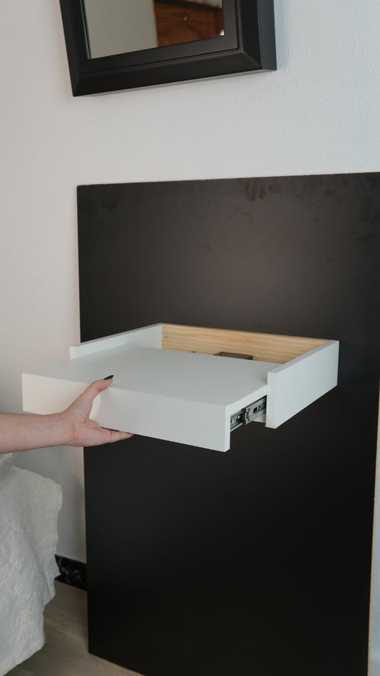 Mensola flottante con scomparto segreto — Beetle Wood