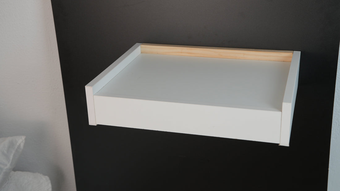 Estantería flotante con compartimento secreto integrado — Beetle Wood