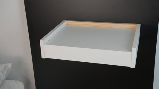 Estantería flotante con compartimento secreto integrado — Beetle Wood