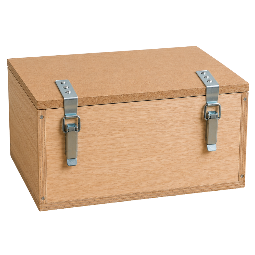Caja de madera equipada con dos cierres metálicos de palanca Beetle Print instalados mediante tornillos para mantener la tapa cerrada.